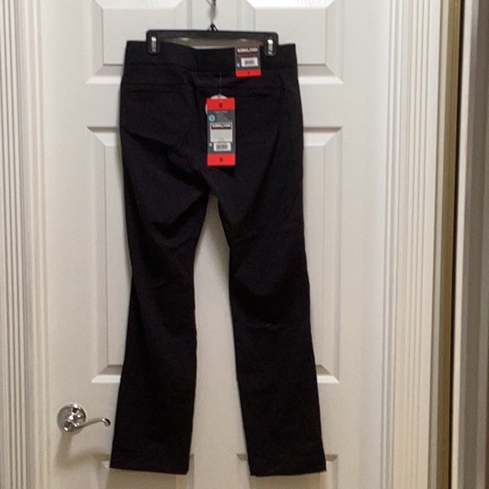 Kirkland Signature Ladies' Woven Pant size 8 black